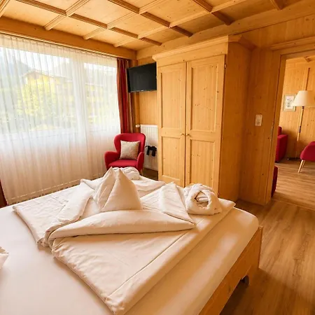 Latini 4*