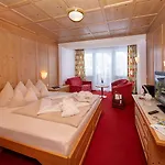 Latini 4*