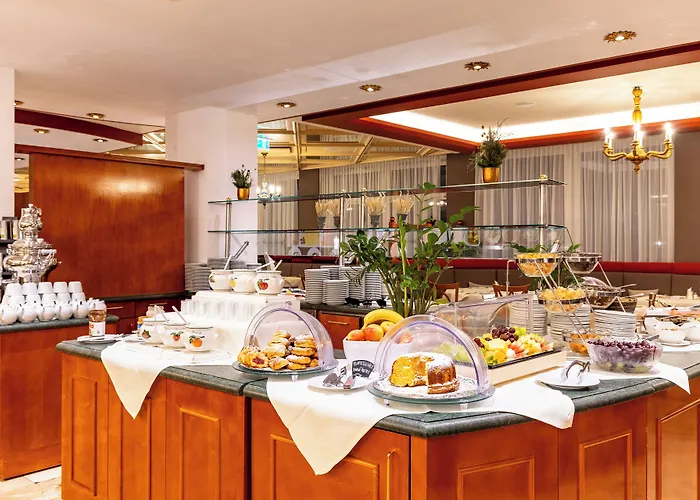 Готель Latini 4*